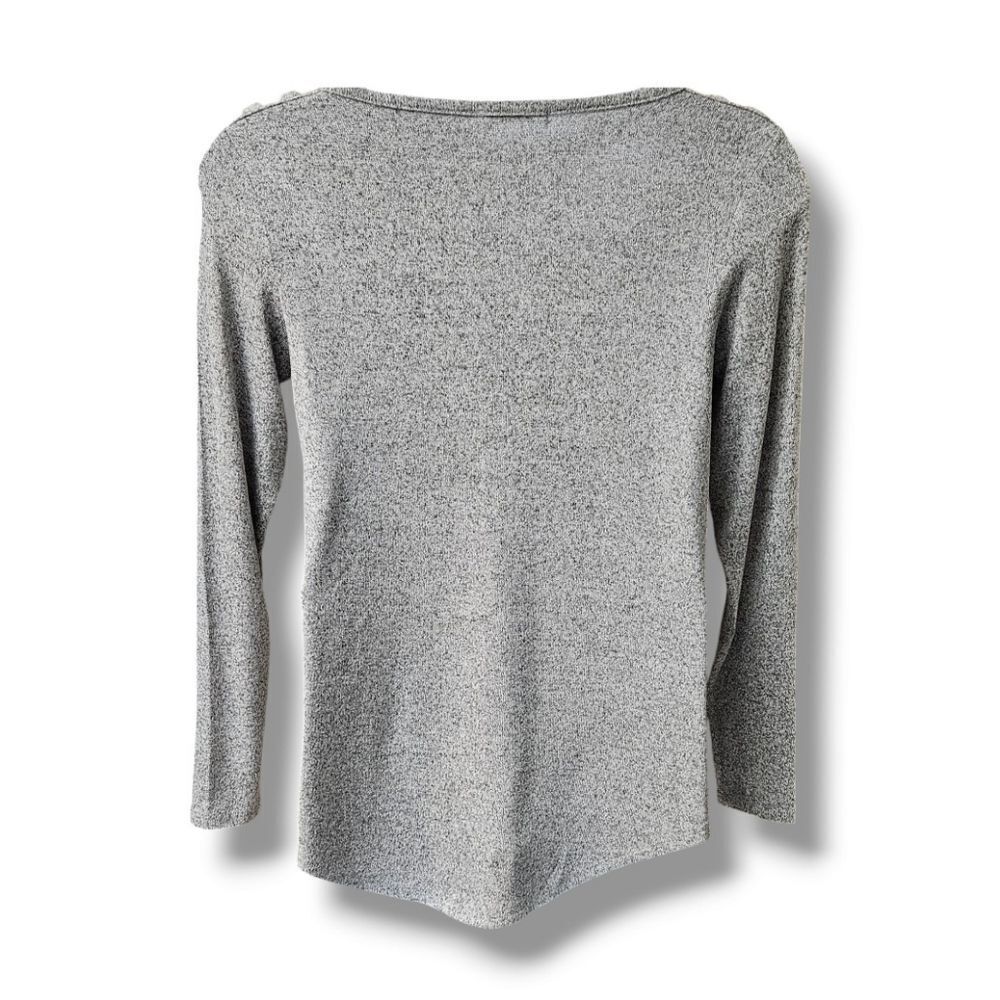 89th+Madison Plus Size Women's Gray LongSleeve Shoulder detail Top Size 1X NWOT - Picture 9 of 13